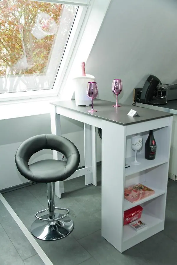 Truth Studio - Kueche - Top Internet - Parkplatz - Modern Dortmund Apartment